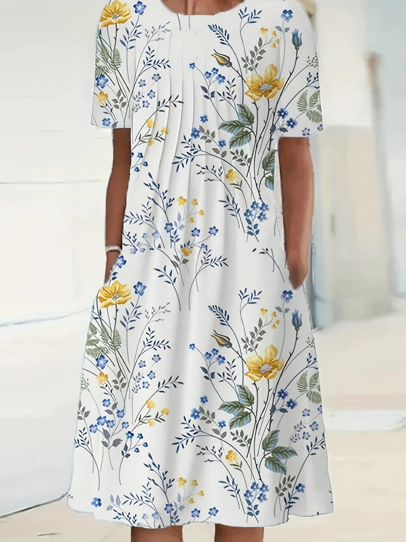 Elegant Sommerkjole med Vidt Skjørt – Rund Hals og Kort Erm med Blomsterprint (2024 Nyhet)