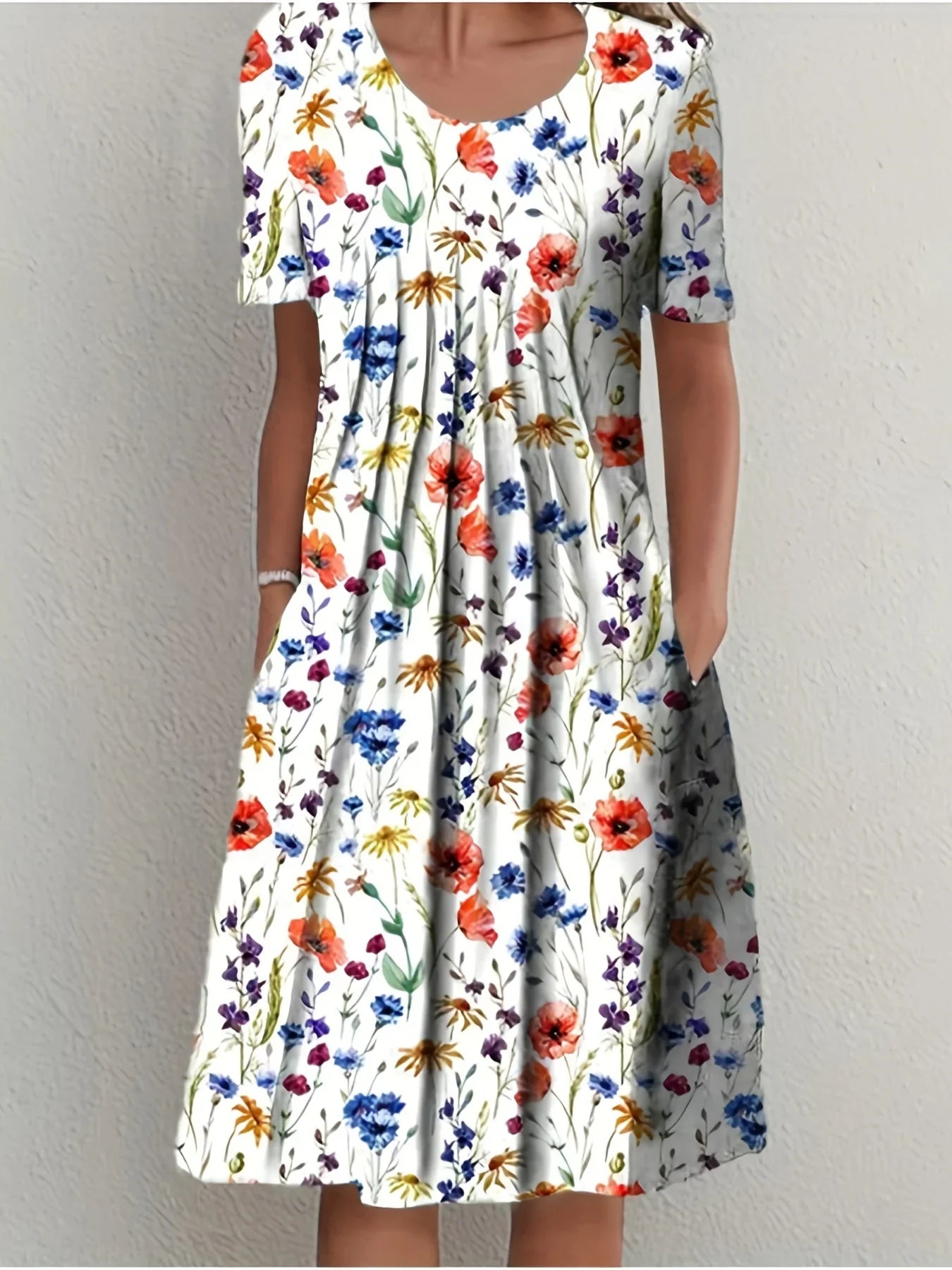 Elegant Sommerkjole med Vidt Skjørt – Rund Hals og Kort Erm med Blomsterprint (2024 Nyhet)